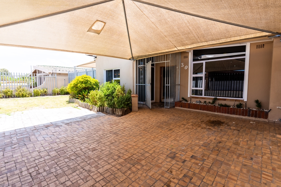 3 Bedroom Property for Sale in Churchill Estate Western Cape
